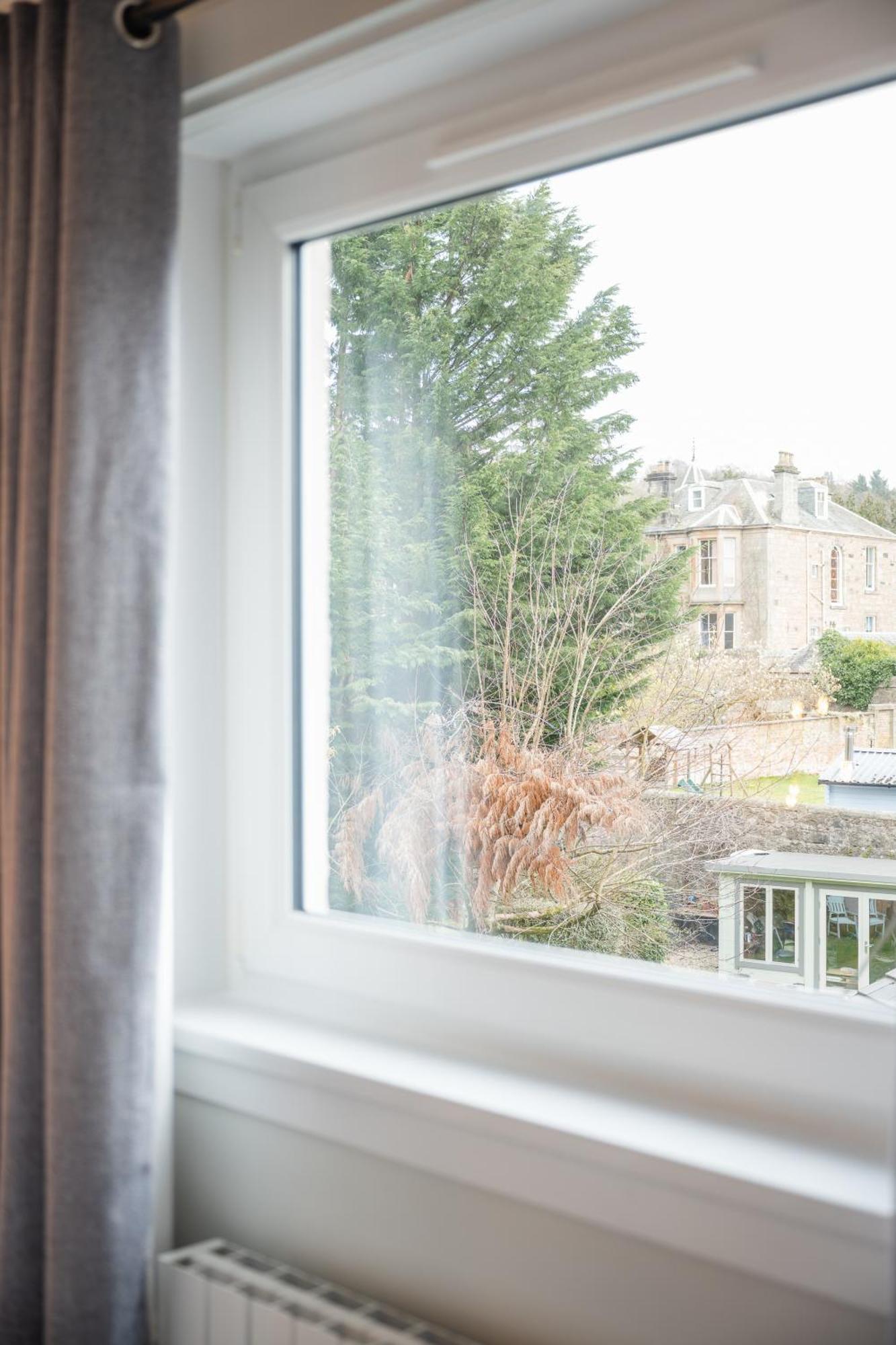 Quiet 2 Bedroom Gem In Stirling Bridge of Allan Exterior photo