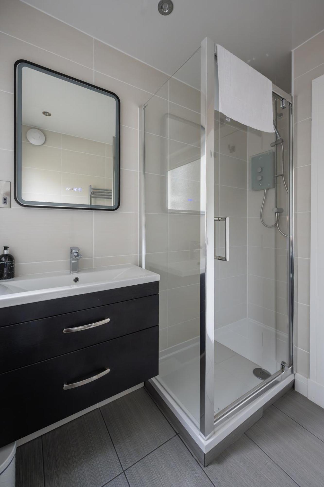 Quiet 2 Bedroom Gem In Stirling Bridge of Allan Exterior photo